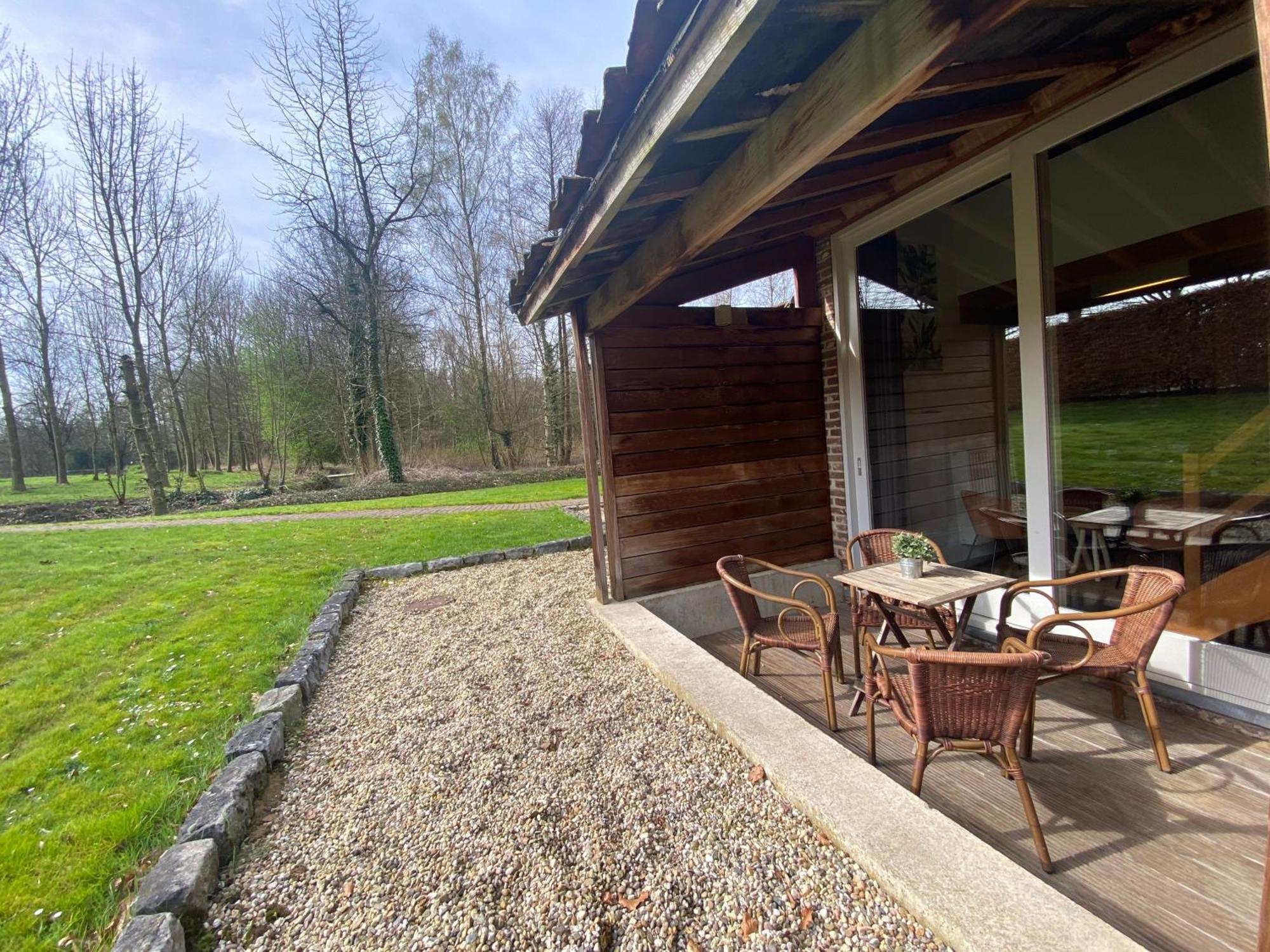 Hotel Landgoed De Hoogmolen Opglabbeek Esterno foto